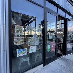 the outside of the restaurant
