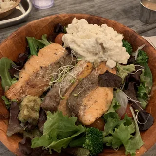 Grilled Salmon Salad