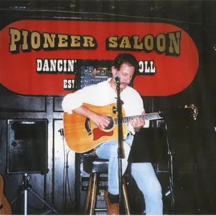 Michael Allen performing at Pioneer Saloon.