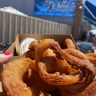 Light crisp onion rings