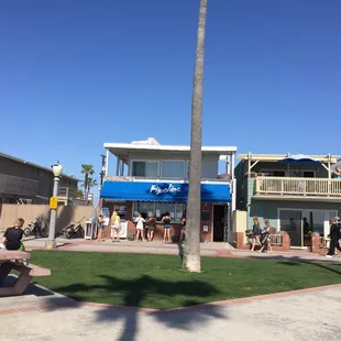 Simple food with front row beach action!