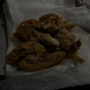 This a  4 Pieces Tenders Dinner