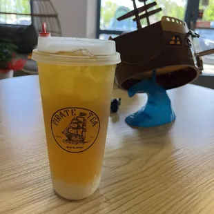 Mango green tea with lychee jelly