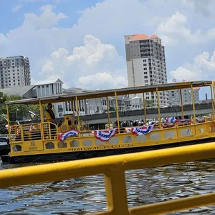 Another water taxi in passing. 07-05-24