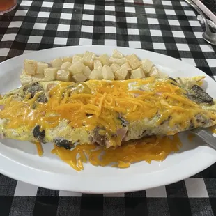 Omelette and potatoes