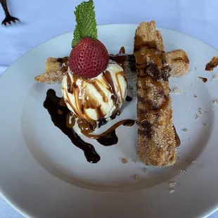 Sooooooo good stuffed churros