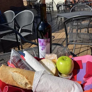 Picnic basket