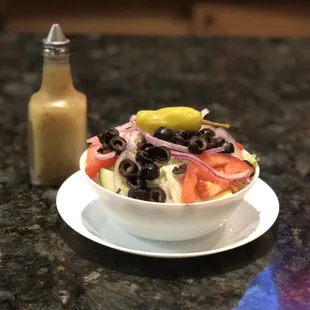 Smallest dinner side salad with Italian dressing