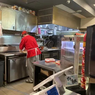 Great ambience and good pizza at late hours.