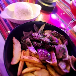 Lomo saltado