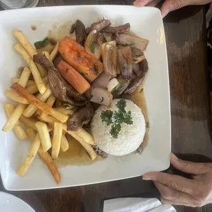 Lomo saltado