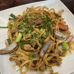 Tallarín saltado