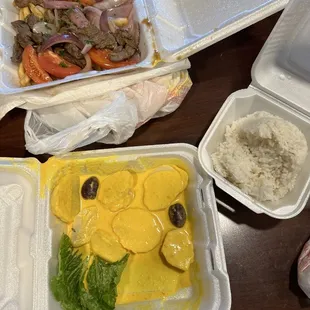 24) Lomo Saltado 2) Papa a la Huacaina