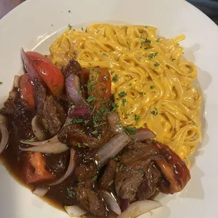 56) Tallarin Saltado