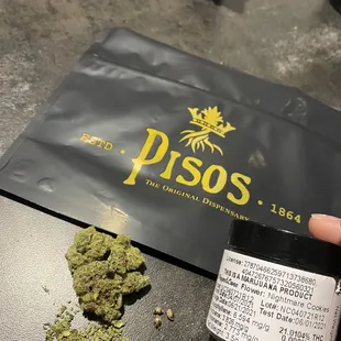 Horrible flower they tried to pass this up for a top shelf and within me breaking up the first two nugs already seen four seeds.