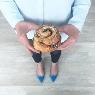 Pistol Whipped Pastry cinnamon rolls at Bloguettes branding workshop!