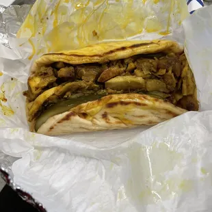 CHICKEN SHAWARMA PITA