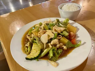 5 R Cha Thai Bistro