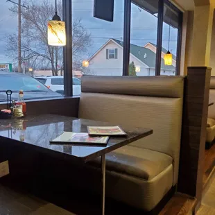 sushi and sashimi, interior