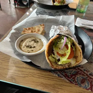 a pita and dip