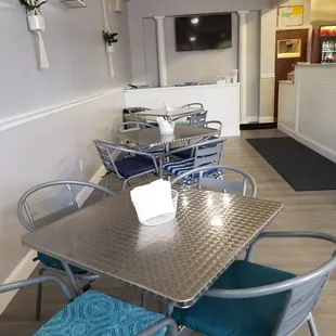 Seating for dining-in.