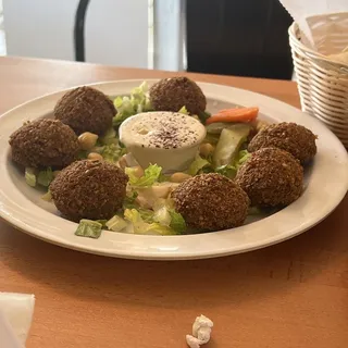 7 Pieces Falafel