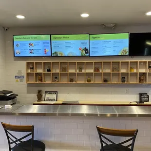 sushi and sashimi, interior