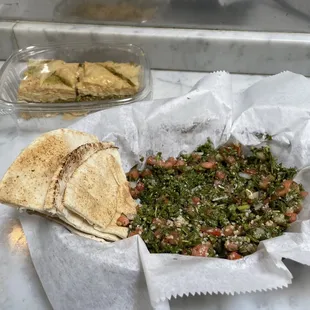 Pistachio Baklava &amp; Tabbouleh Salad with Pita Bread Small Plain 7" - 5pk