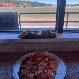 4 corners pizza &amp; view