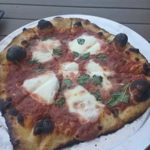 Margarita pizza, which felt burned
