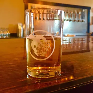 No flights, but they are generous with the tastings before you buy your pint!