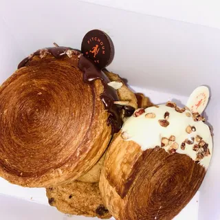 Monthly pastry - Pecan croissant Roll