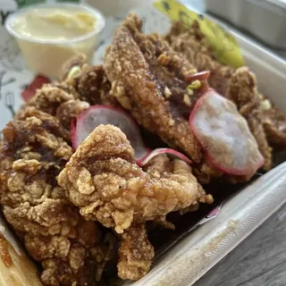 BONELESS GARLIC GINGER WINGS