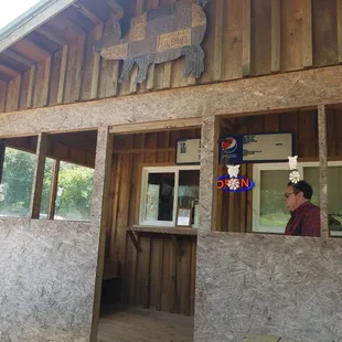 Haven't tried the food yet but it sure does smell good.  Brisket out by 1pm.  Food should be out soon.