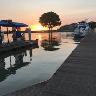 Fuel dock
