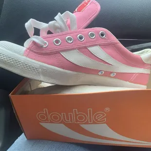 Vintage made in Taiwan sneakers!!