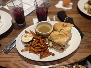 Two Sisters Kitchen + Bar