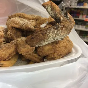 Horrible chicken cooked in old burnt grease!