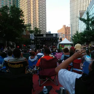 Gregory Porter rocks the streets of the Burgh!