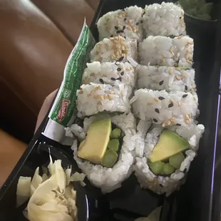 Avocado Asparagus Roll