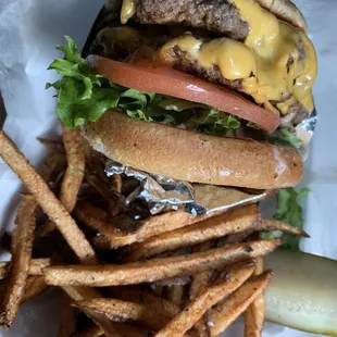 In-n-aht burger &amp; fries