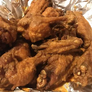 Medium wings, cooked crispy