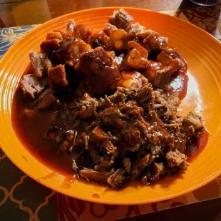 The 2 meat platter with rib tips and brisket. The bbq sauce was slightly sweet, salty, and a little spicy a great balance.