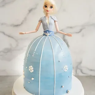 Elsa Cake