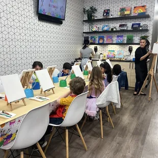 The space was very specious can fit up to 13 kids easily in one table if I had more they would have set up another table too