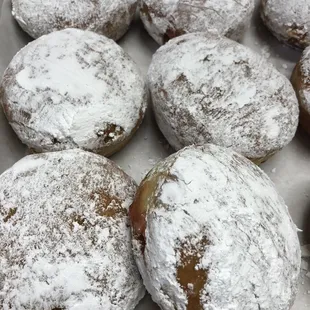 Powder Jelly with Raspberry filling