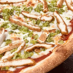 Chicken and Broccoli Pizza