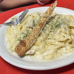 Fettuccine Alfredo with chicken