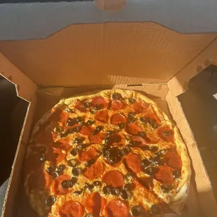 Gluten Free Pizza (pepperoni and black olives)