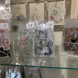 Got one of these for my mom (a cat) and bestie (a dog).